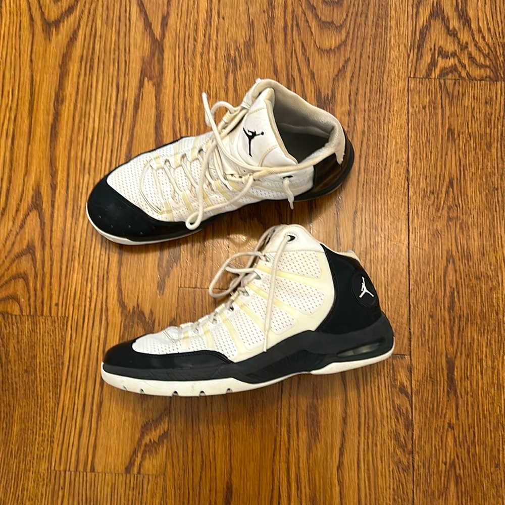 Nike men’s Air Jordan’s size 12.